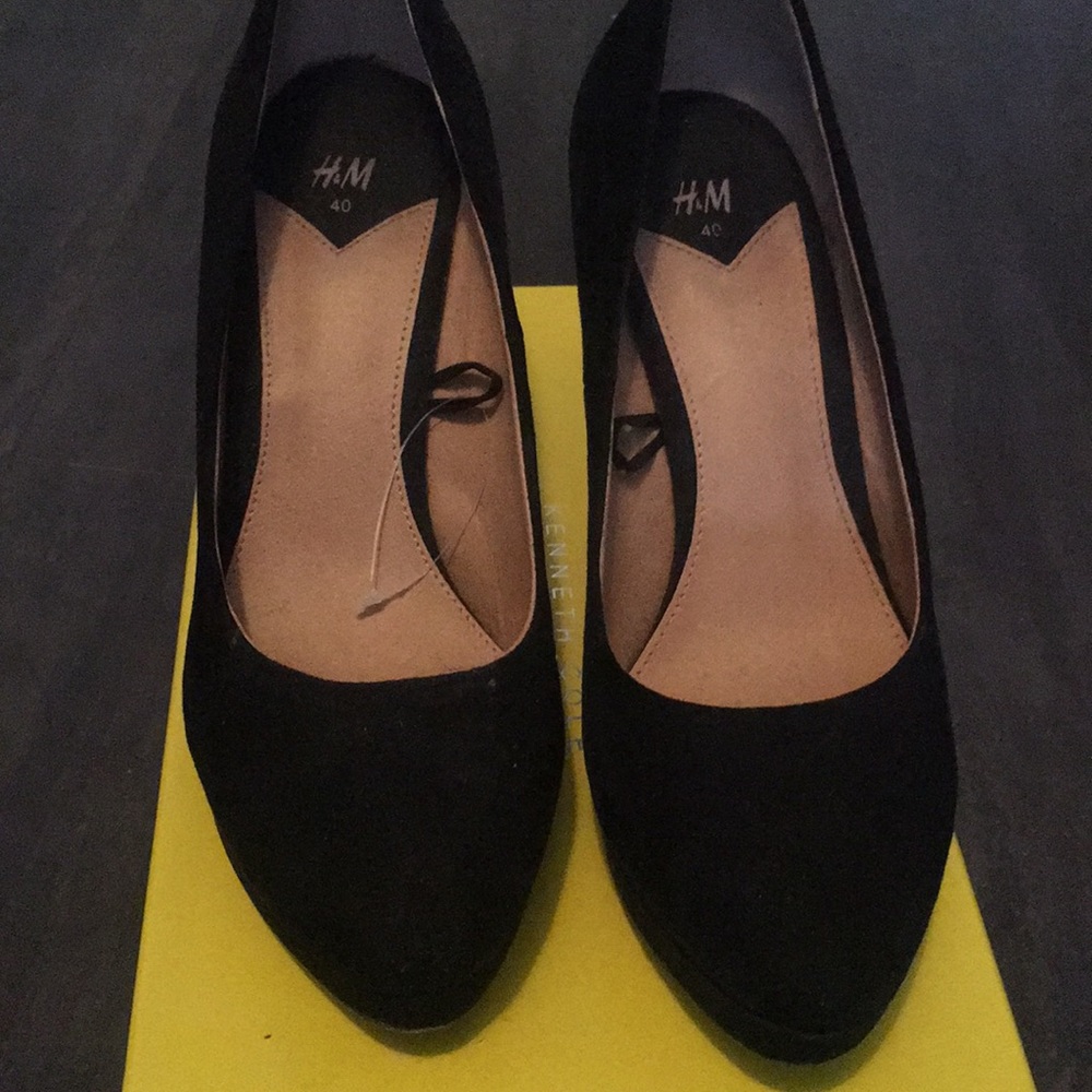 Suede pumps
